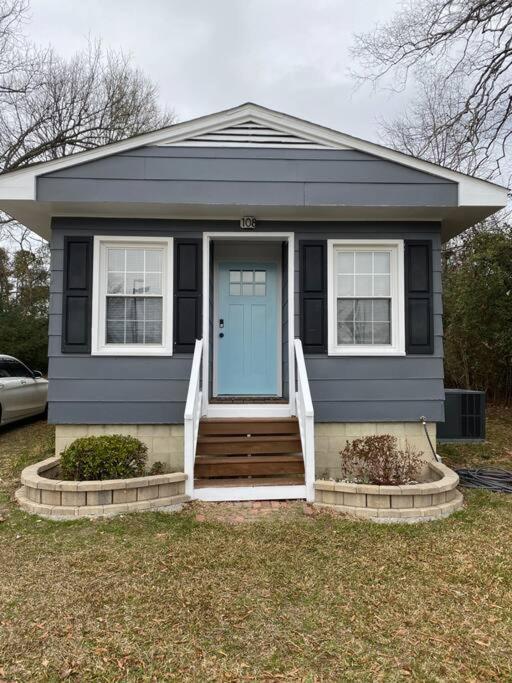 Boho Bungalow - Steps From Historic Downtown Apex Exterior photo